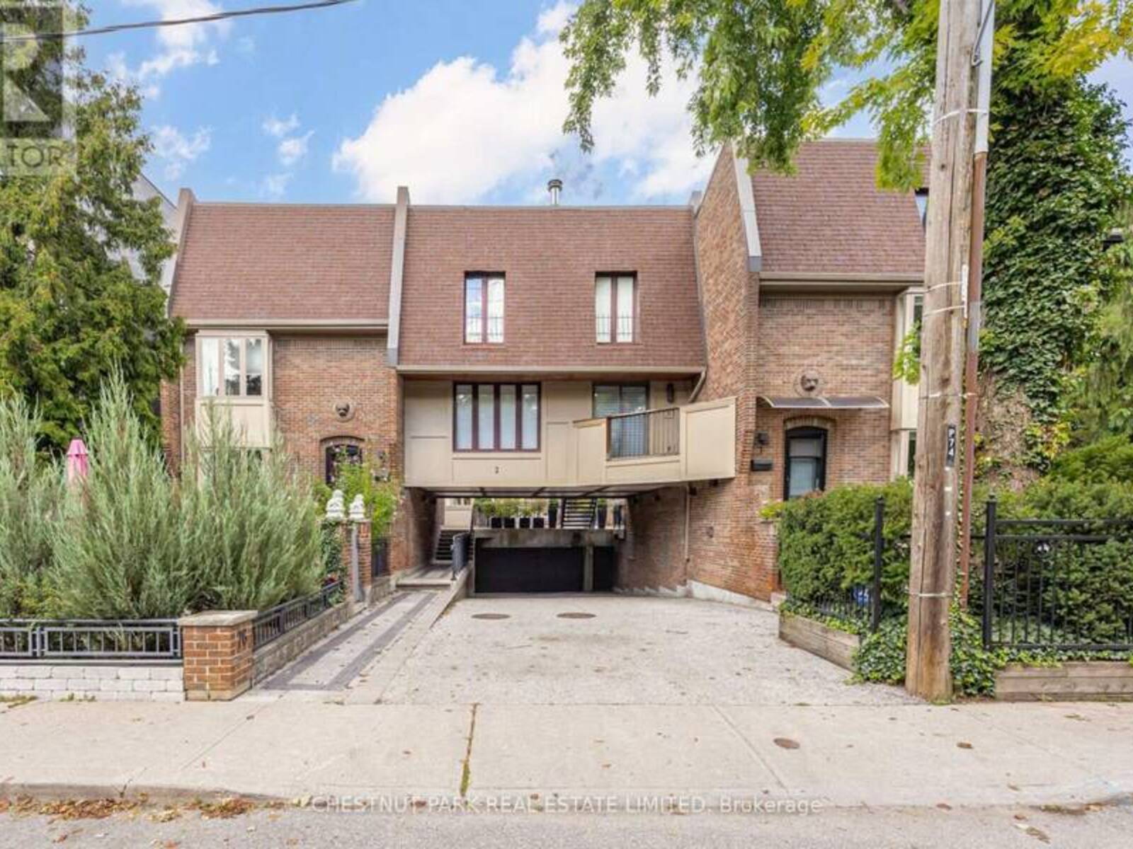 4 - 76 BIRCH AVENUE, Toronto, Ontario M4V 1C8
