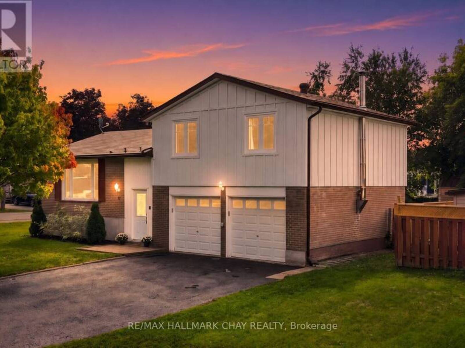 12 LARKDALE CRESCENT, Angus, Ontario L0M 1B0