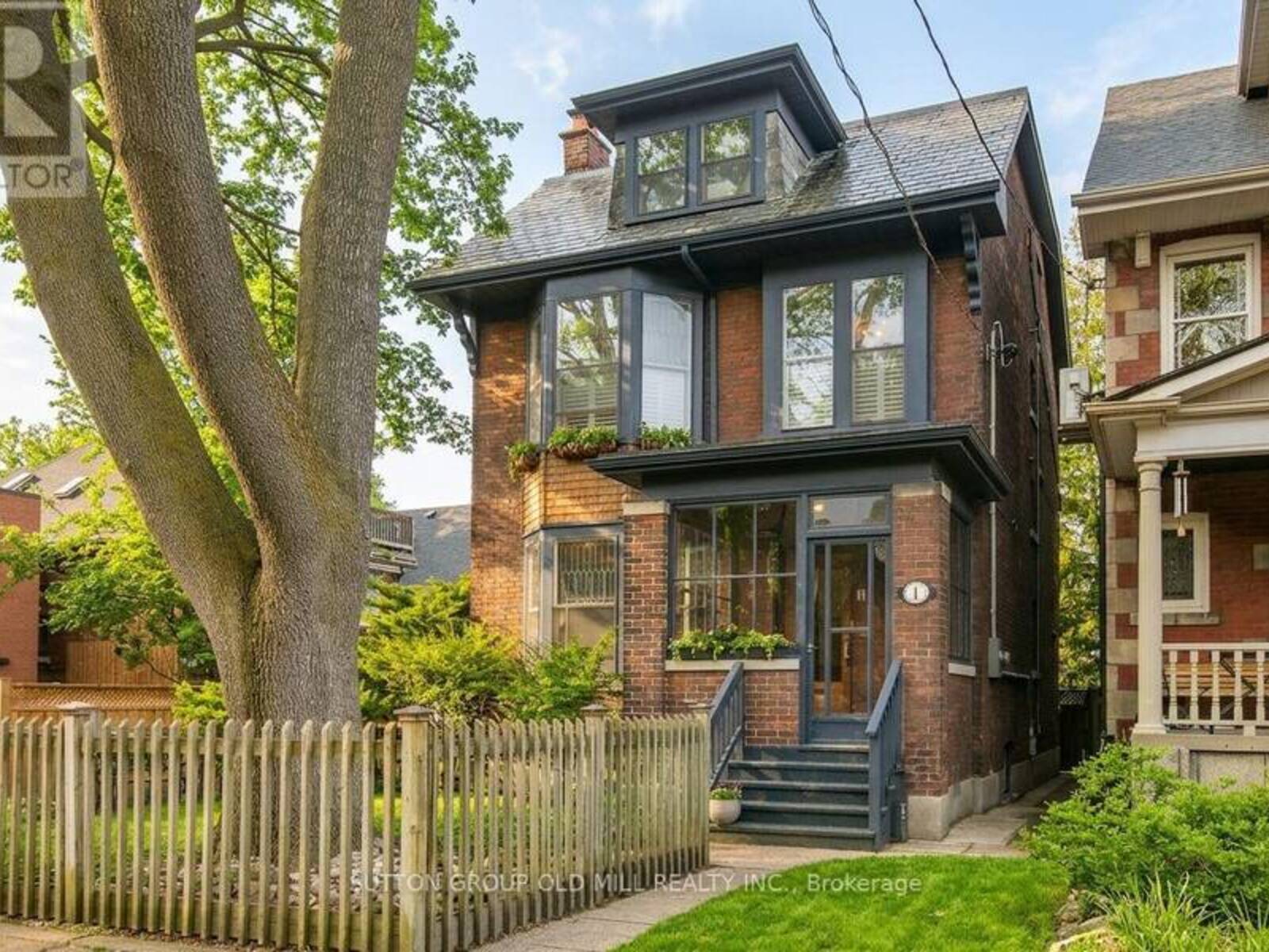 1 ALGONQUIN AVENUE, Toronto, Ontario M6R 1K6