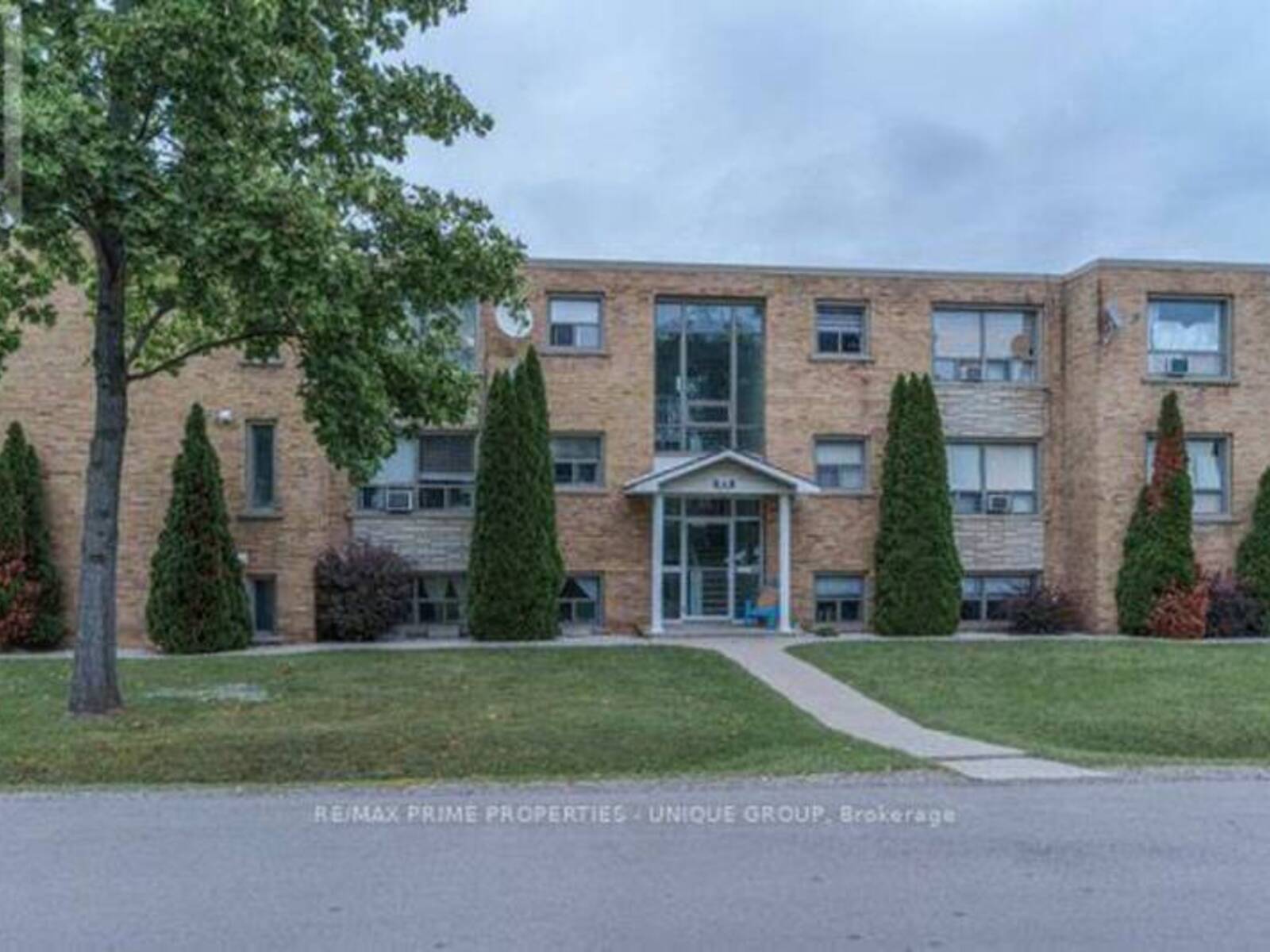 183 MAURICE DRIVE, Oakville, Ontario L6K 2W8