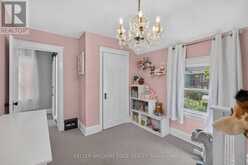 147 MELROSE AVENUE N | Hamilton Ontario | Slide Image Seventeen