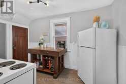 147 MELROSE AVENUE N | Hamilton Ontario | Slide Image Eight