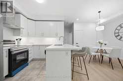 7 VANTAGE LOOP | Newmarket Ontario | Slide Image Sixteen