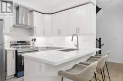 7 VANTAGE LOOP | Newmarket Ontario | Slide Image Seventeen