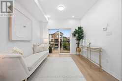 7 VANTAGE LOOP | Newmarket Ontario | Slide Image Twenty-one
