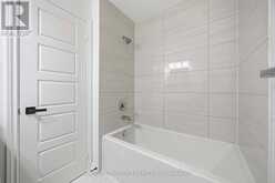 7 VANTAGE LOOP | Newmarket Ontario | Slide Image Thirty-one