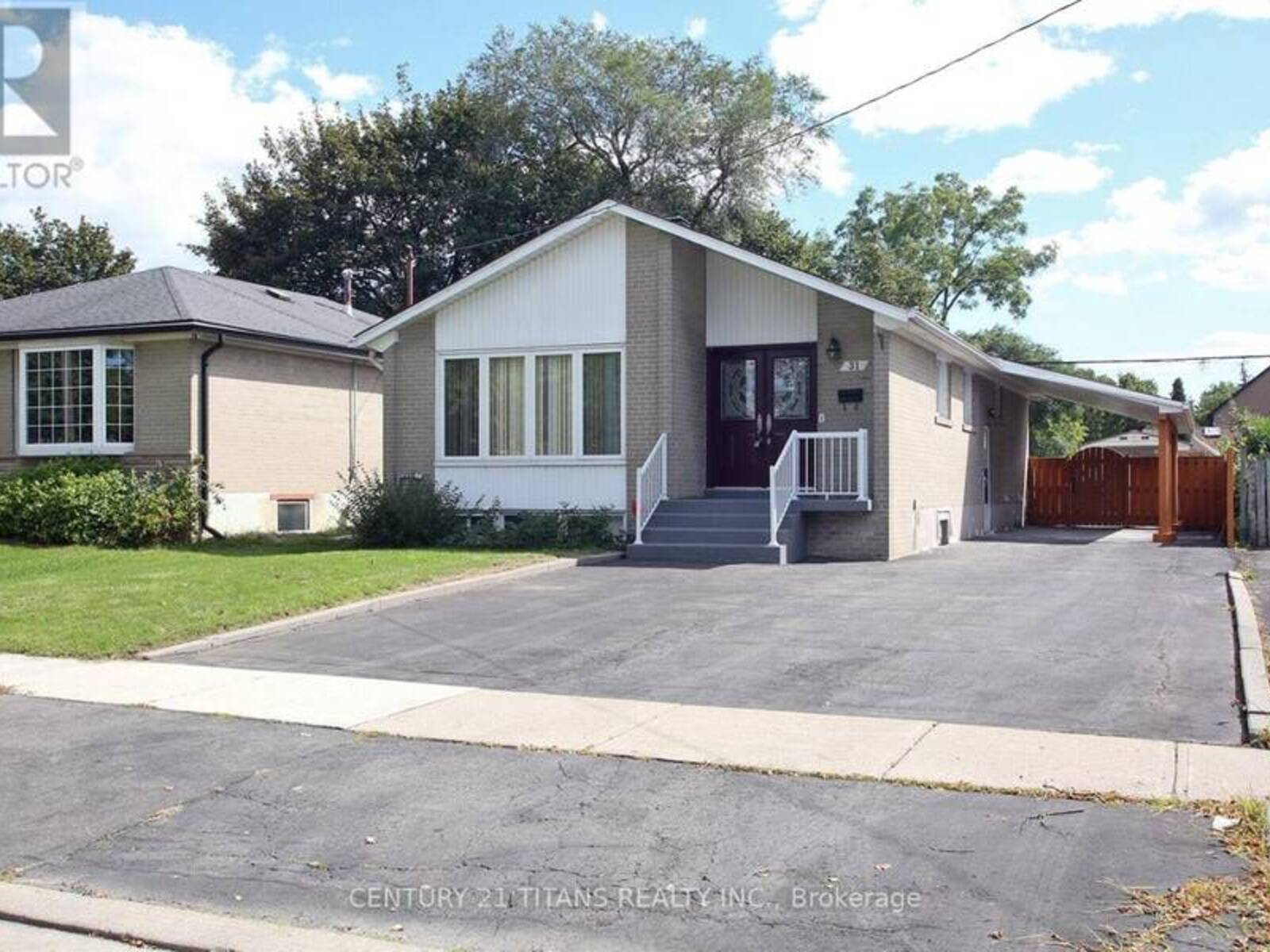 31 MONTERREY DRIVE, Toronto, Ontario M9V 1S7