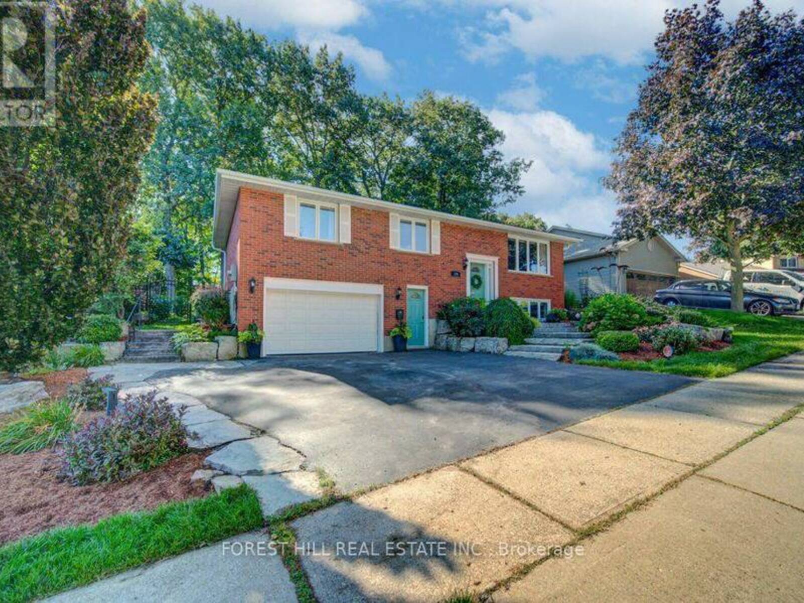 120 GORDON STREET, Cambridge, Ontario N1S 4K8