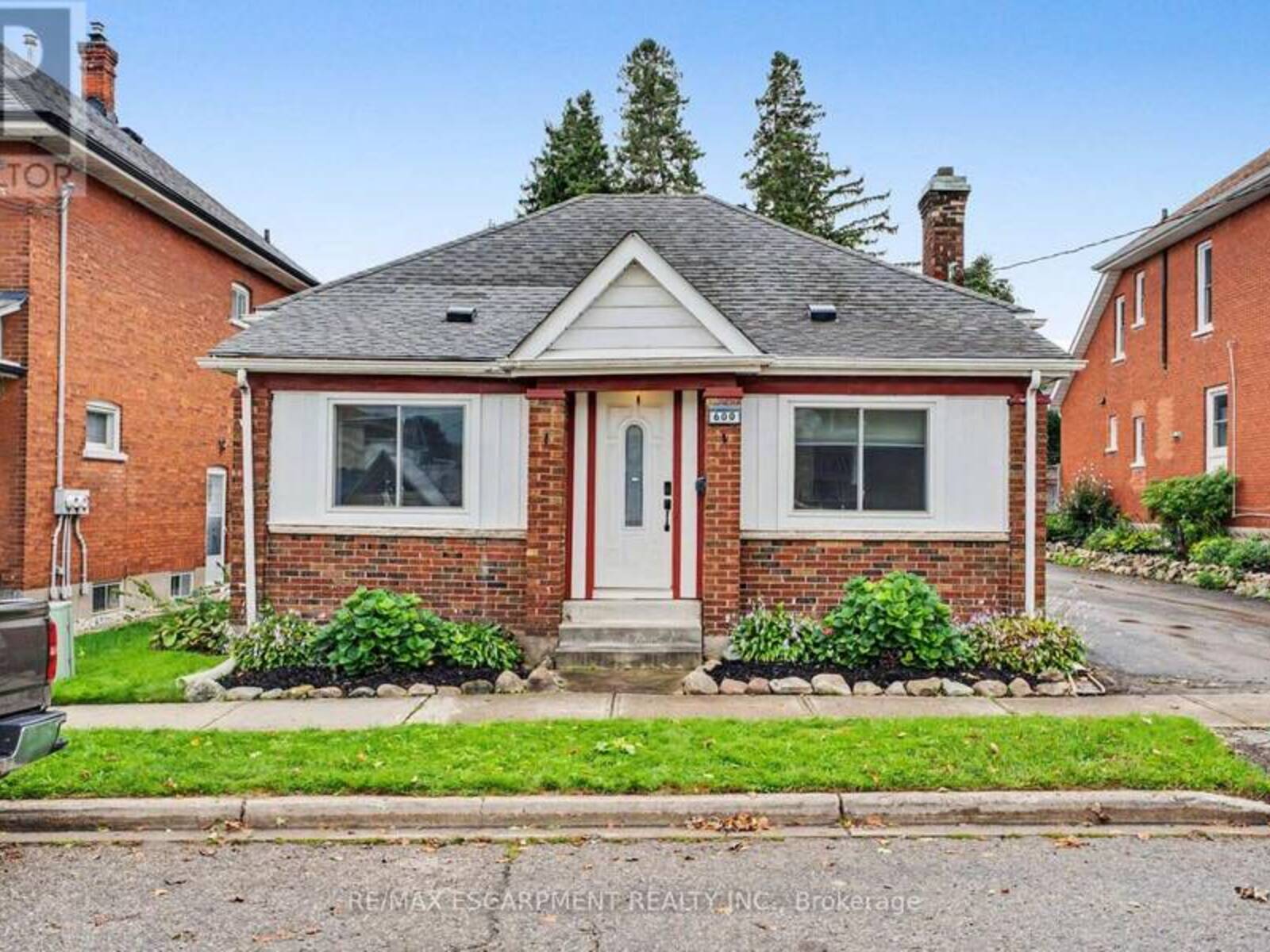 600 PEEL STREET, Woodstock, Ontario N4S 1K7
