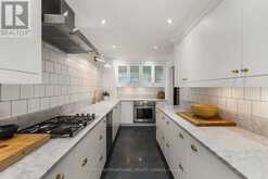 213 WALMER ROAD | Toronto Ontario | Slide Image Thirteen