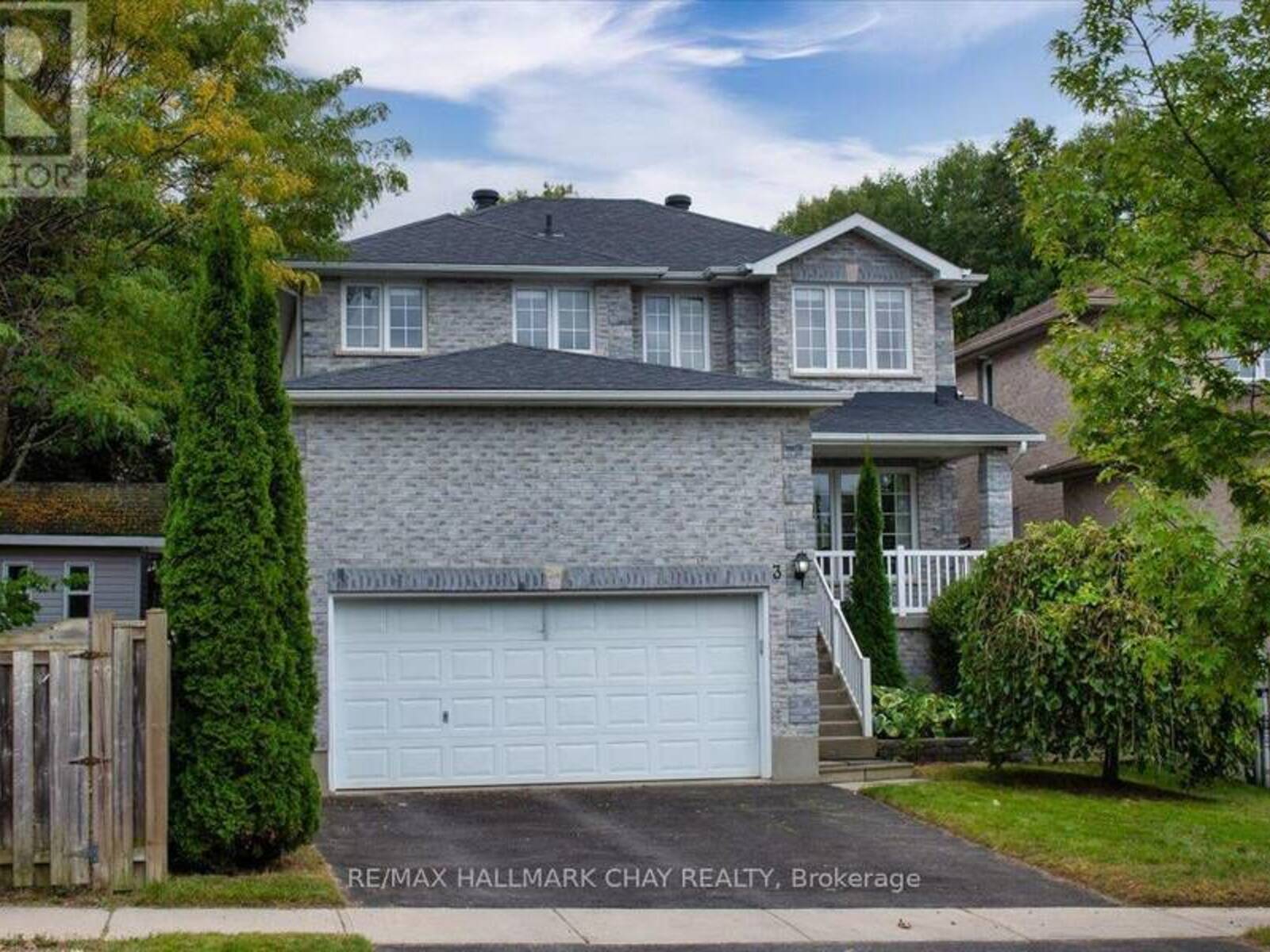 3 BELL STREET, Barrie, Ontario L4N 0J2