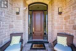 8 KINGSTREE COURT | Whitchurch-Stouffville Ontario | Slide Image Nine