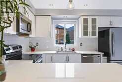 5856 BLUE SPRUCE AVENUE | Burlington Ontario | Slide Image Thirteen
