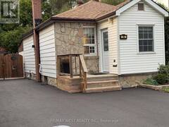 76 LABURNHAM AVENUE Toronto Ontario, M8W 1S8