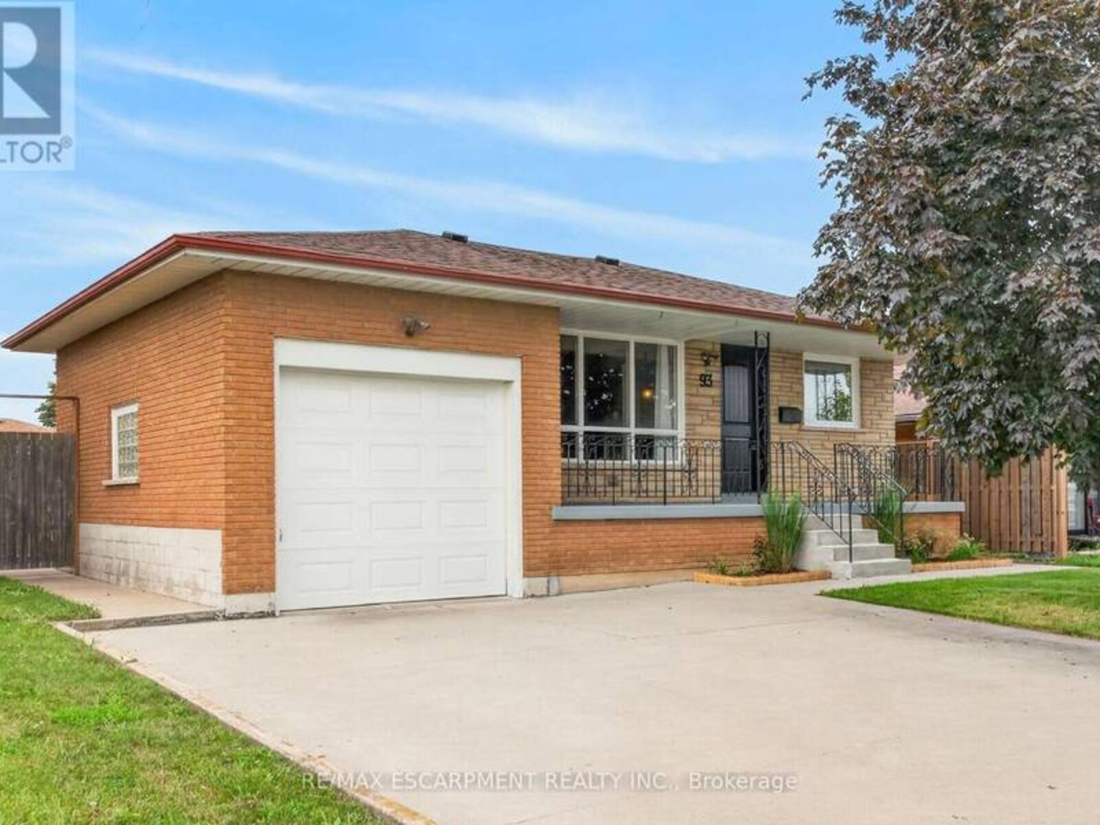 93 NUGENT DRIVE, Hamilton, Ontario L8H 2N1
