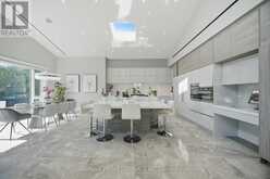 466 THE KINGSWAY | Toronto Ontario | Slide Image Seventeen