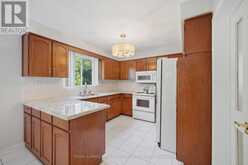 124 STILECROFT DRIVE | Toronto Ontario | Slide Image Thirteen