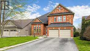 183 VALMONT COURT | Ancaster Ontario | Slide Image Two