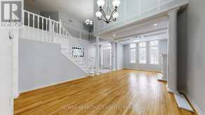 183 VALMONT COURT | Ancaster Ontario | Slide Image Eight