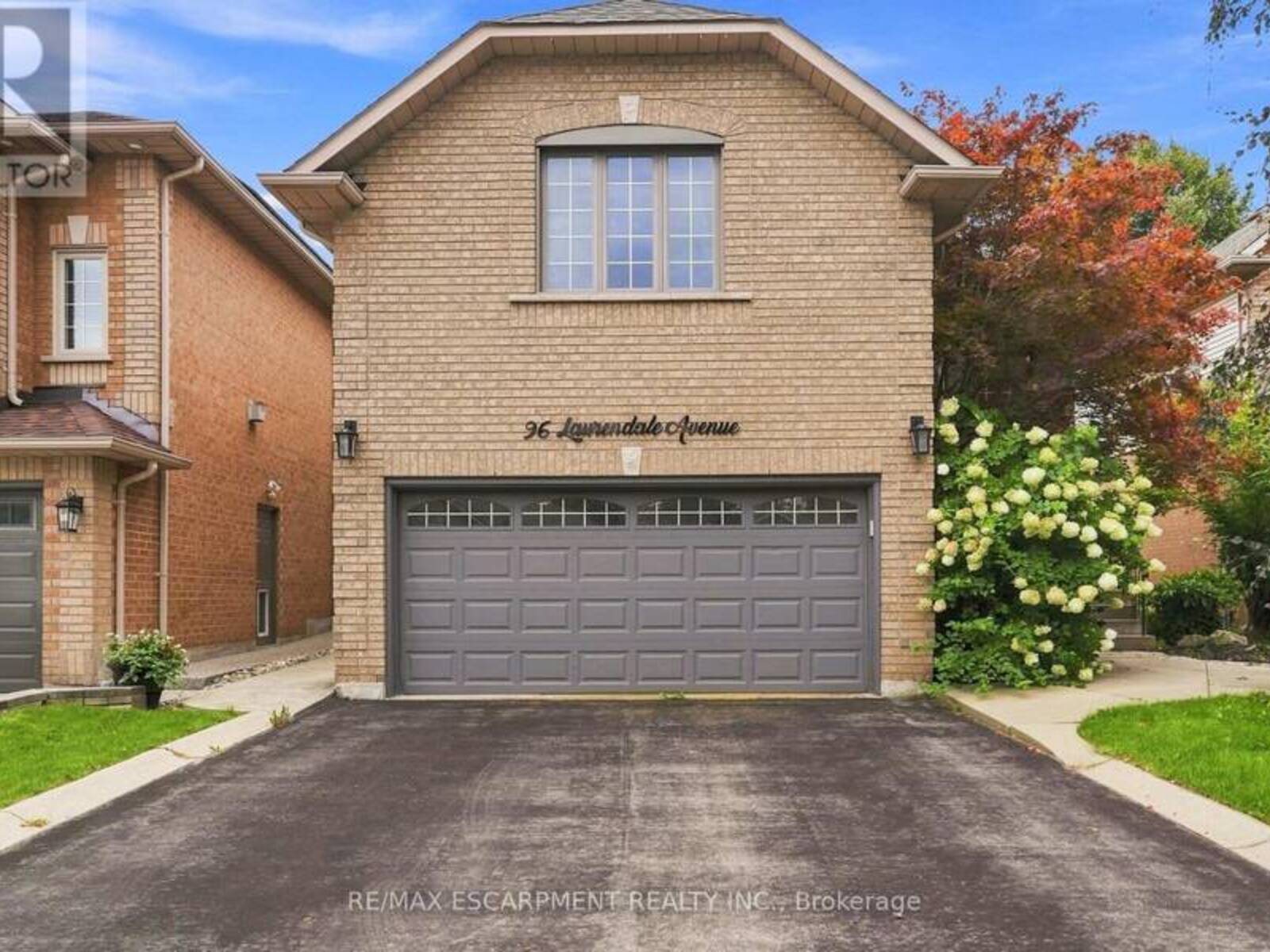 96 LAURENDALE AVENUE, Hamilton, Ontario L0R 2H3