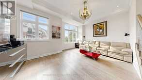 18 GARDENDERS LANE | Markham Ontario | Slide Image Sixteen