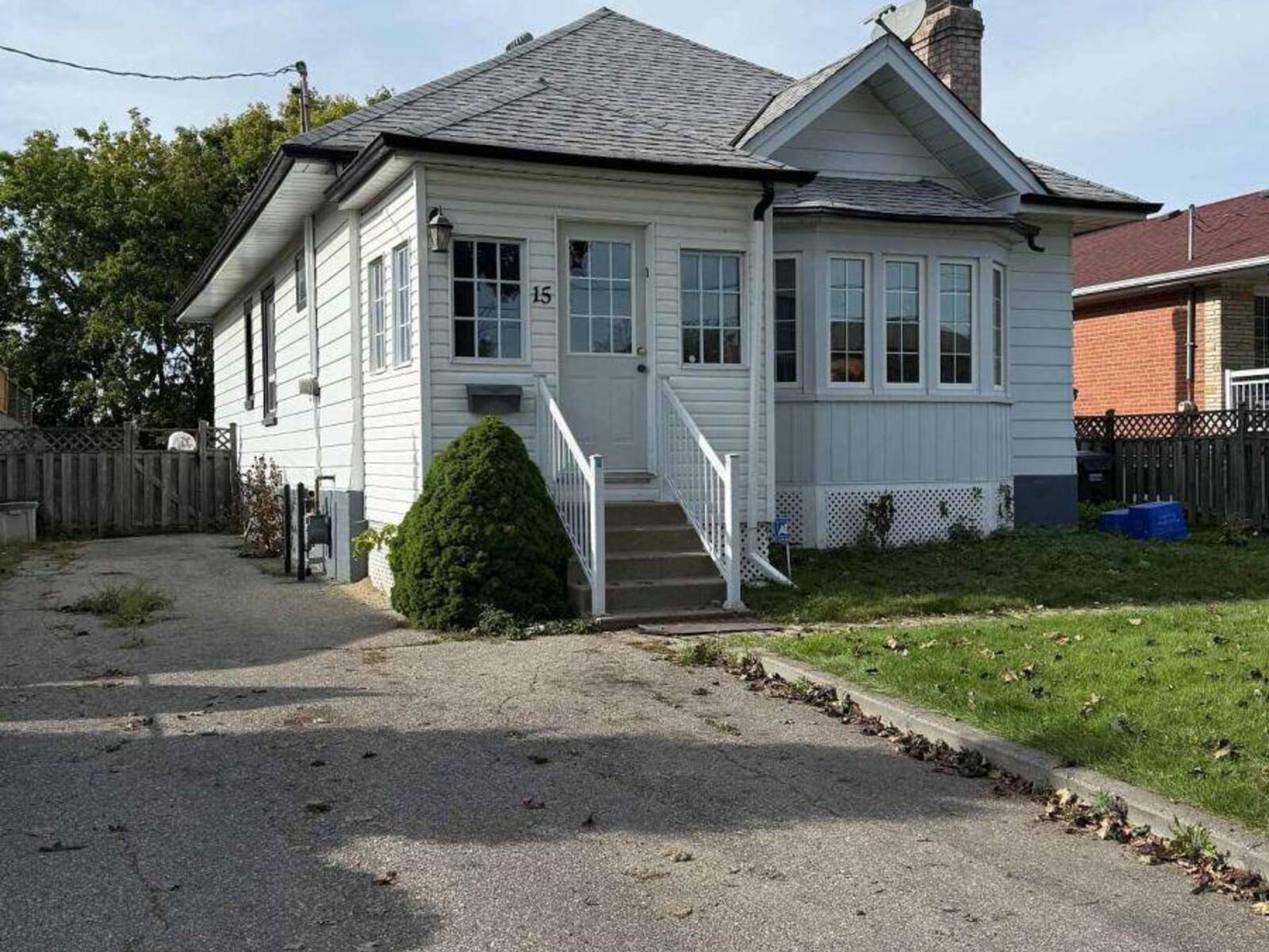 15 BEVERLEY STREET, Mississauga, Ontario L4T 1E9