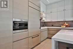 2 MARCHWOOD DRIVE | Toronto Ontario | Slide Image Ten