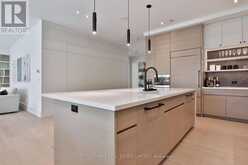 2 MARCHWOOD DRIVE | Toronto Ontario | Slide Image Thirteen