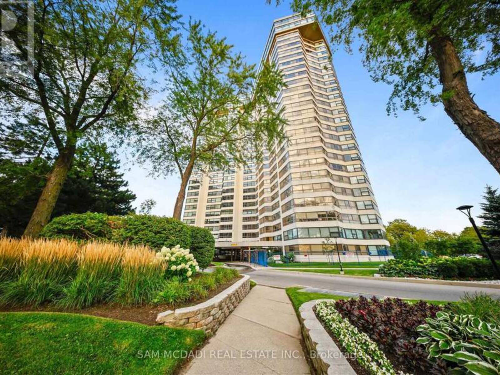 1007 - 1300 BLOOR STREET, Mississauga, Ontario L4Y 3Z2