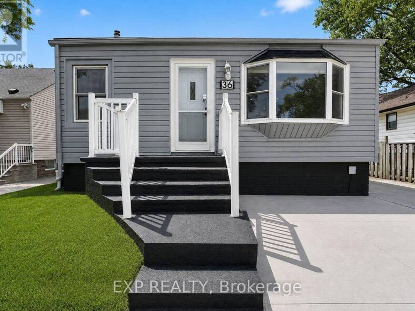 36 MAHONY AVENUE, Hamilton, Ontario L8H 3C5