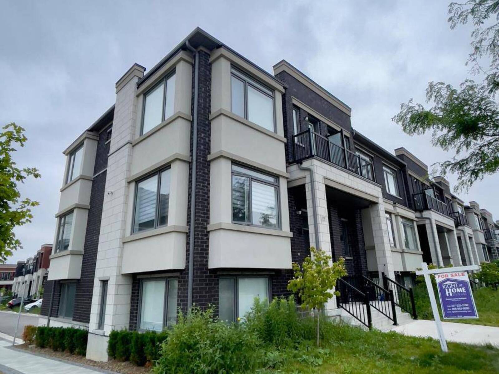 125 CRIMSON FOREST DRIVE, Vaughan, Ontario L6A 5C4