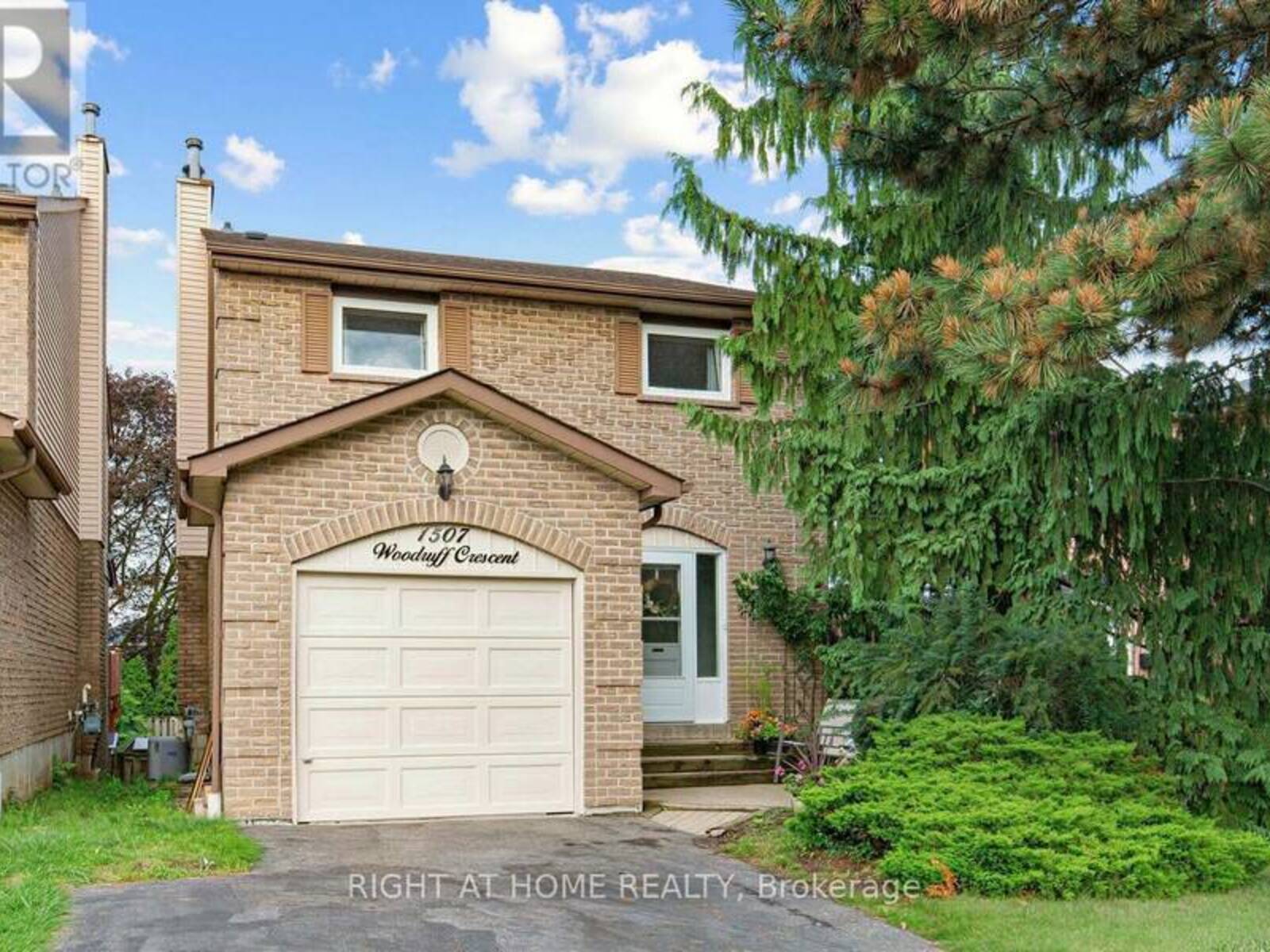 1507 WOODRUFF CRESCENT, Pickering, Ontario L1V 3S5