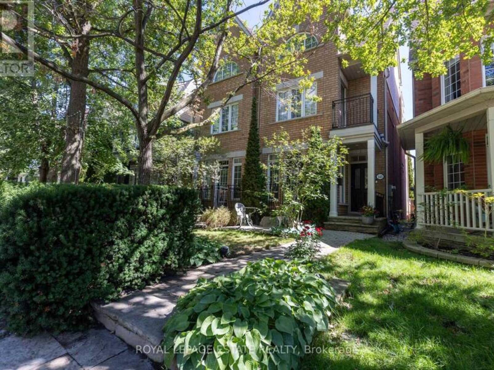 145 BOARDWALK DRIVE, Toronto, Ontario M4L 3X9
