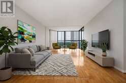 2002 - 40 RICHVIEW ROAD | Toronto Ontario | Slide Image Six