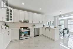 210 MILKWEED WAY | Oakville Ontario | Slide Image Sixteen