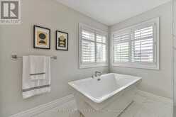 210 MILKWEED WAY | Oakville Ontario | Slide Image Thirty-four