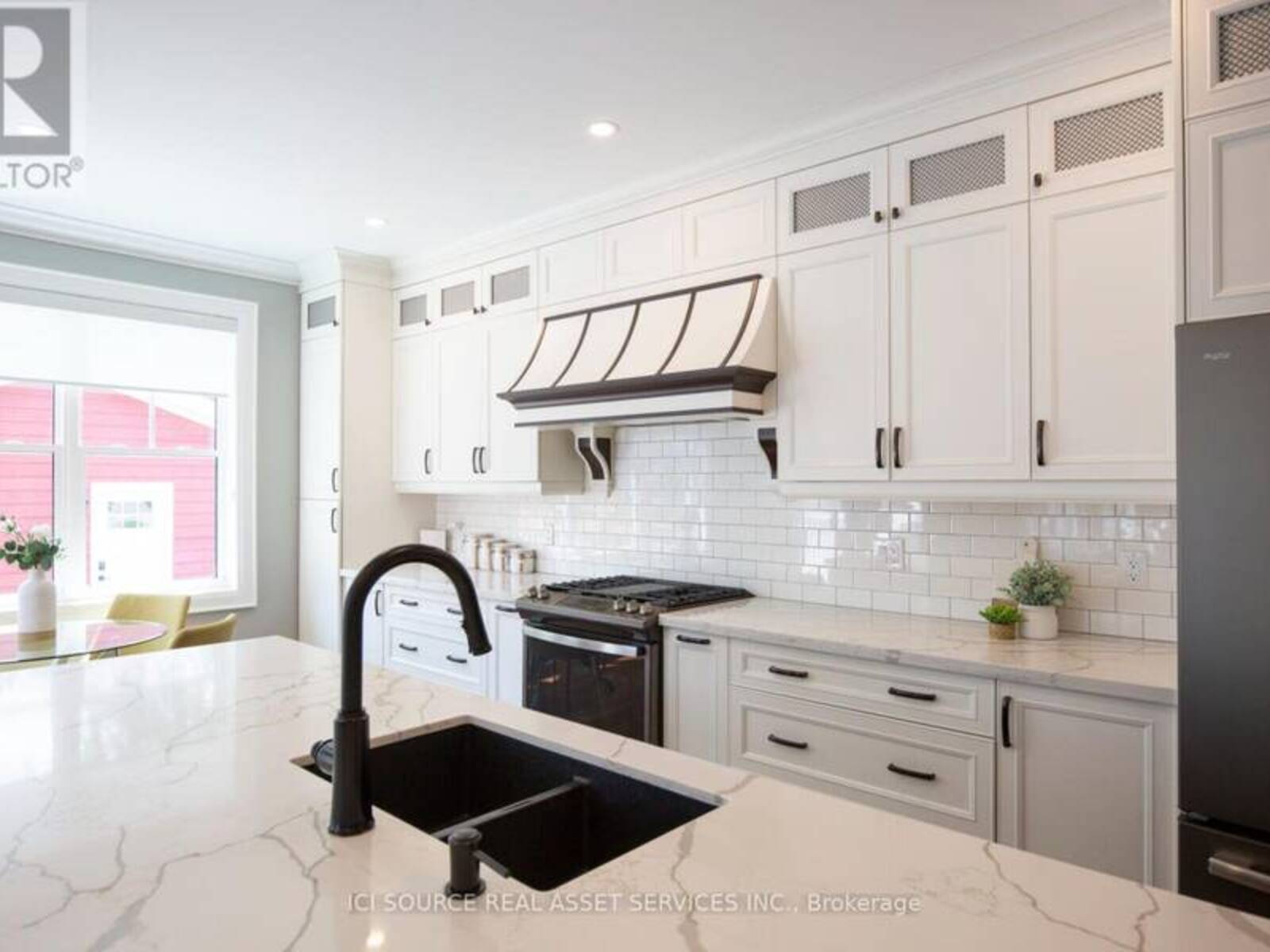 62 MILES STREET, Milton, Ontario L9T 1E6