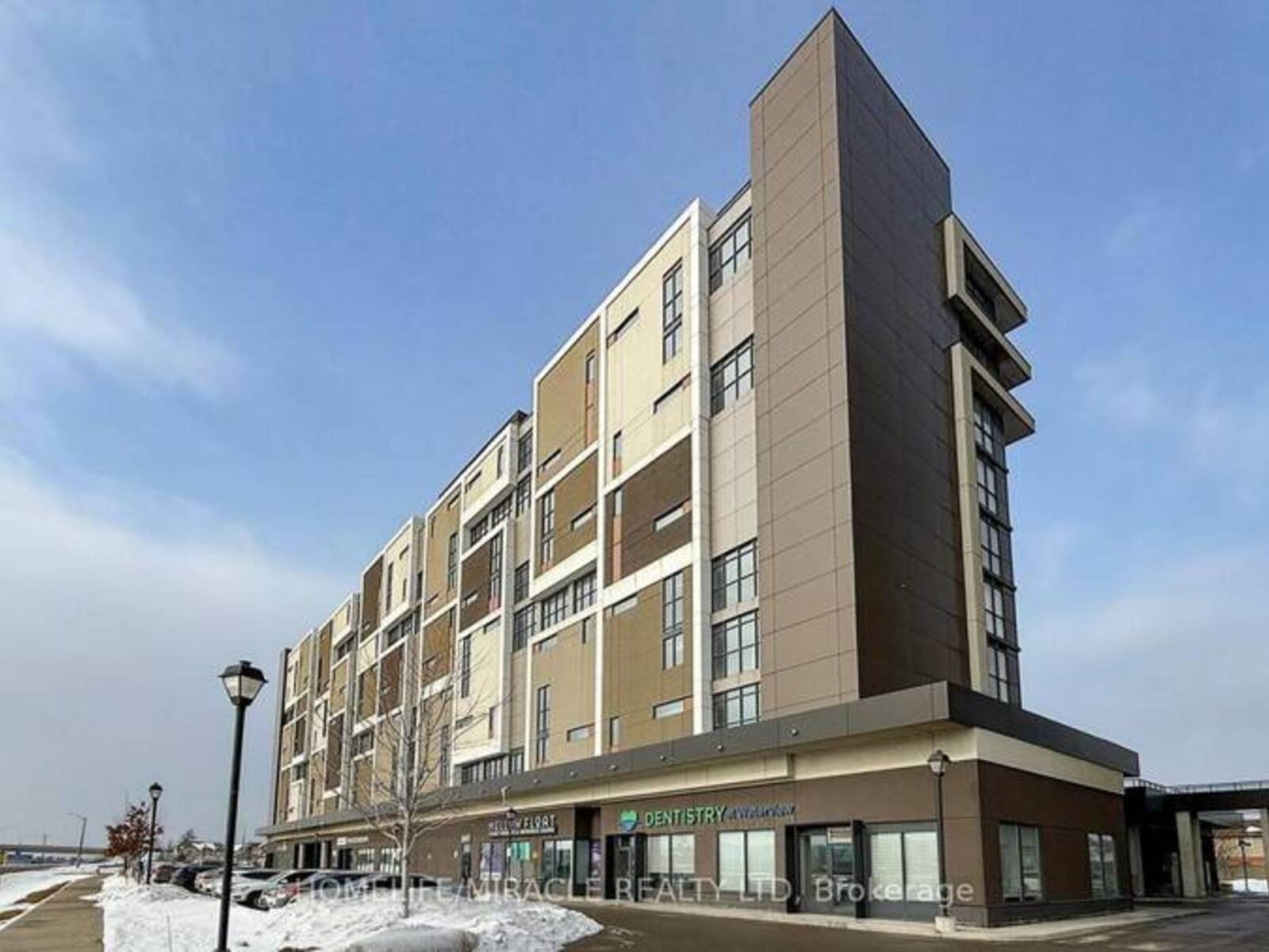 607 - 560 NORTH SERVICE ROAD, Grimsby, Ontario L3M 0G1