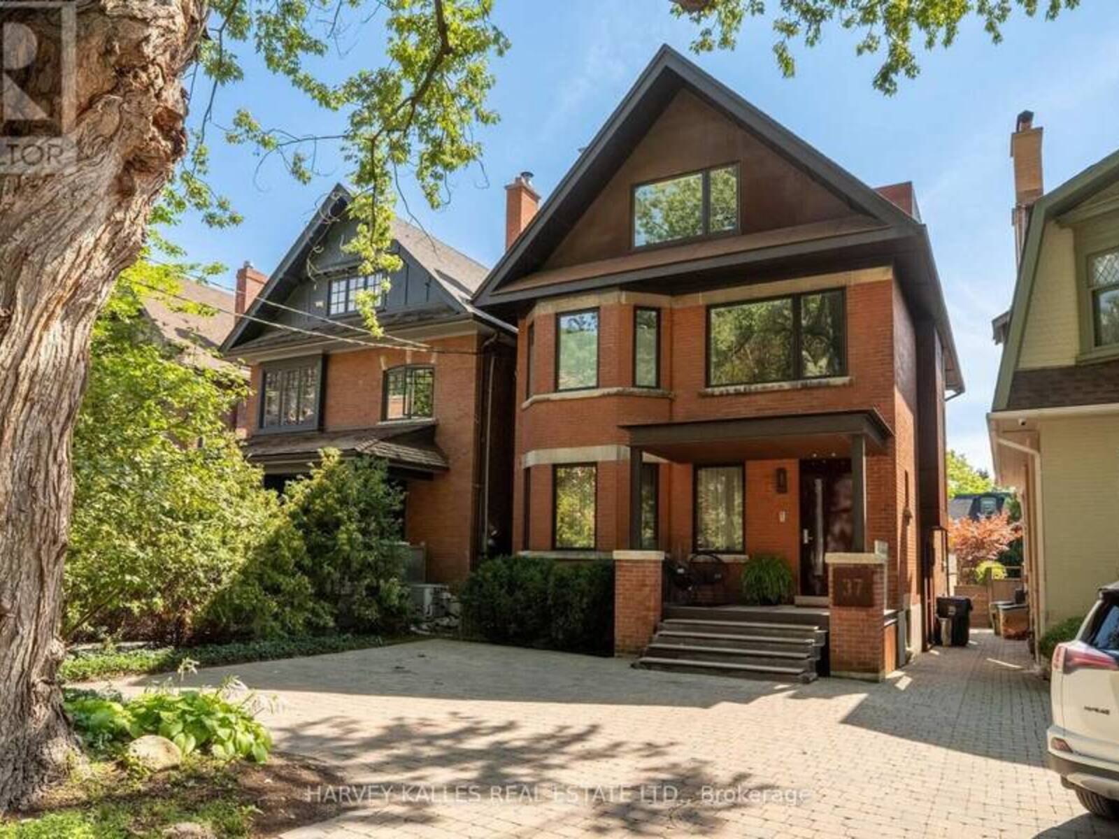 37 WOODLAWN AVENUE E, Toronto, Ontario M4T 1B9