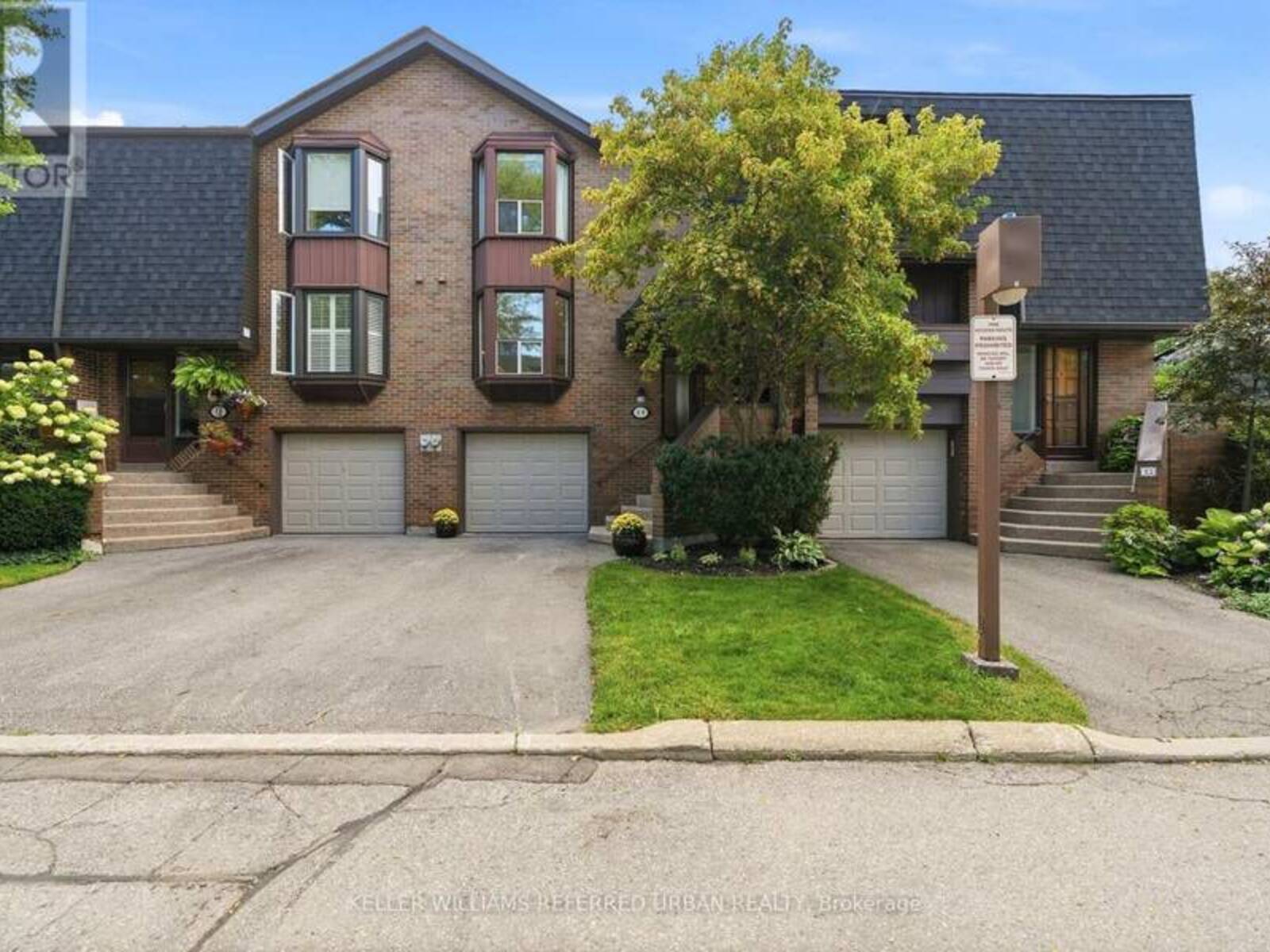 11 GYPSY ROSEWAY, Toronto, Ontario M2N 5Y8