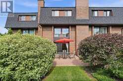 11 GYPSY ROSEWAY | Toronto Ontario | Slide Image Thirty-four