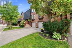 11 GYPSY ROSEWAY | Toronto Ontario | Slide Image Three