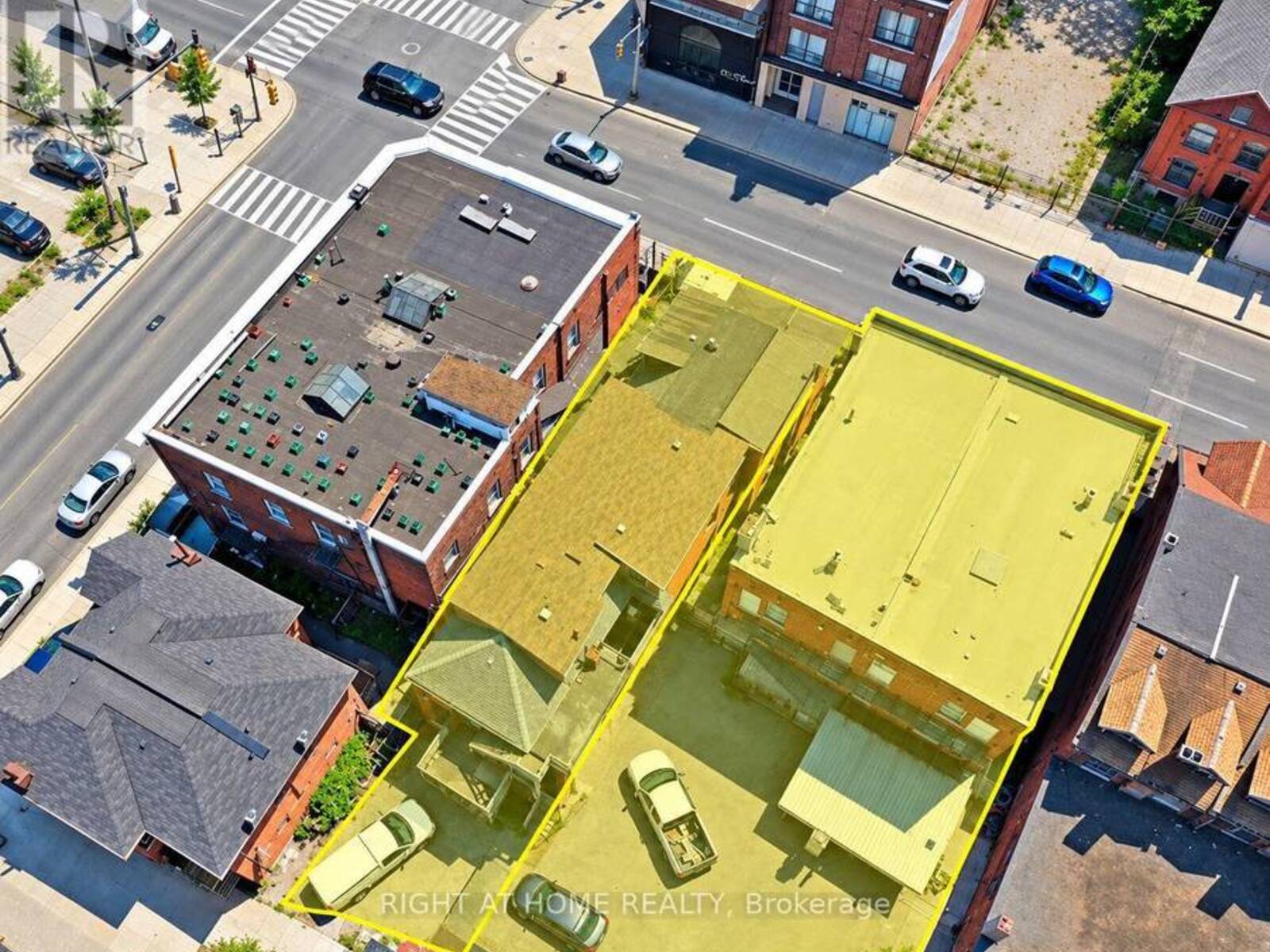 663 KING STREET E, Hamilton, Ontario L8N 1E5