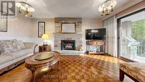 76 SPRUCE AVENUE | Richmond Hill Ontario | Slide Image Ten