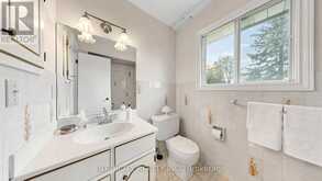 76 SPRUCE AVENUE | Richmond Hill Ontario | Slide Image Thirty