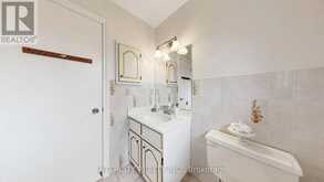 76 SPRUCE AVENUE | Richmond Hill Ontario | Slide Image Thirty-one