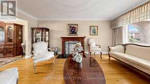 76 SPRUCE AVENUE | Richmond Hill Ontario | Slide Image Six
