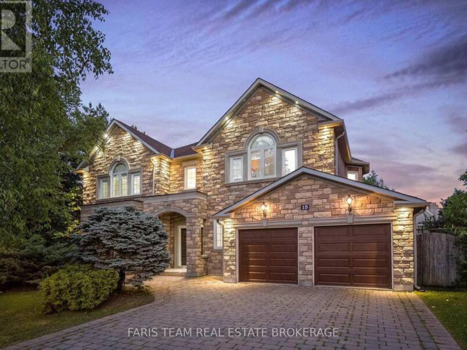 15 CLARENDON DRIVE, Richmond Hill, Ontario L4B 2Z4