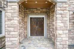 15 CLARENDON DRIVE | Richmond Hill Ontario | Slide Image Four