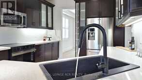 75 DR. GEORGE BURROWS PARKWAY | Georgina Ontario | Slide Image Sixteen